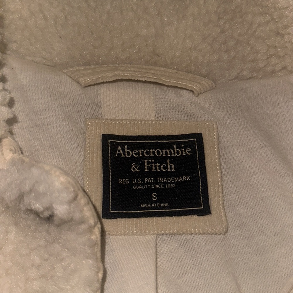 Abercrombie Shacket - Picture 2 of 2
